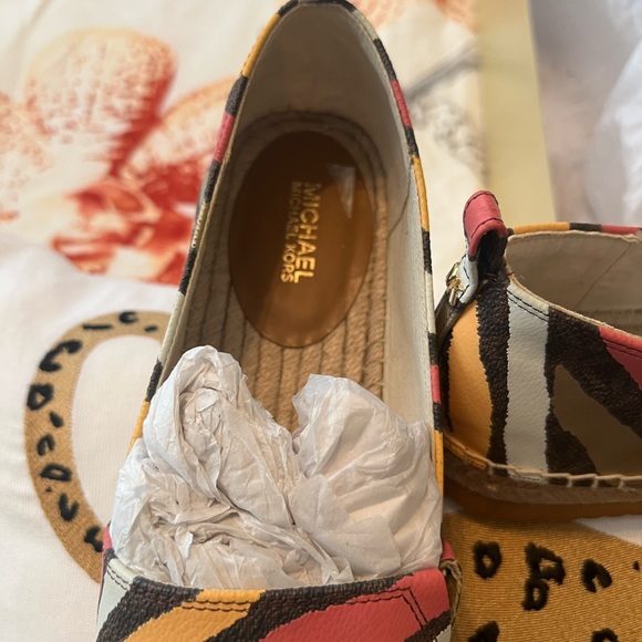 Michael Kors Lenny Epadrilles - Picture 5 of 8